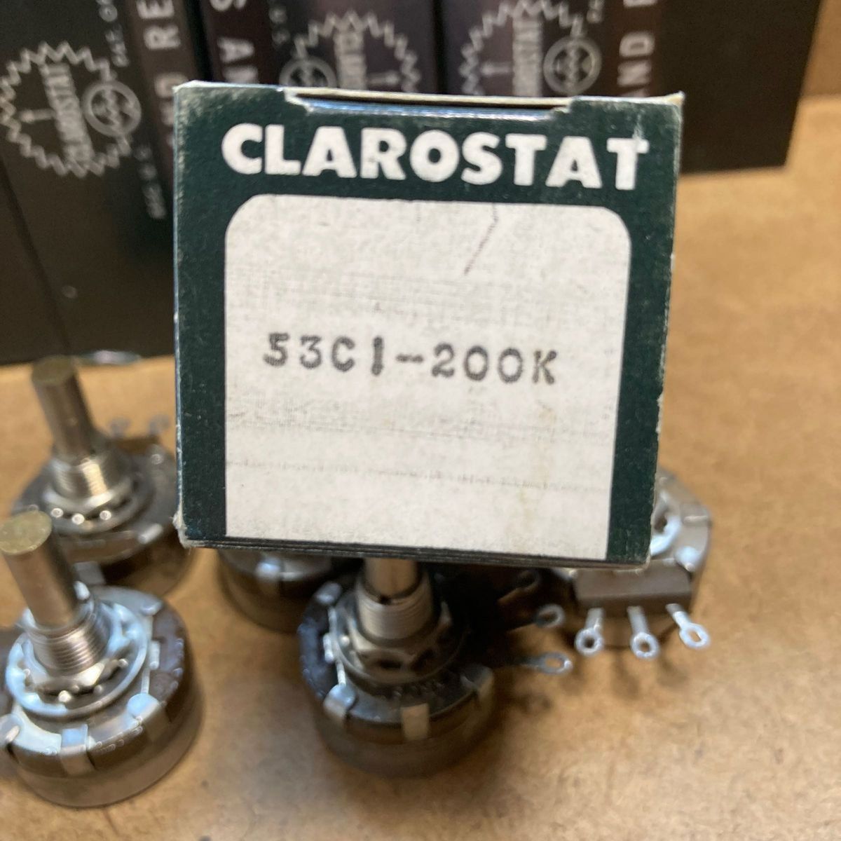 CLARSTAT 可変抵抗器　53C1 -200K  抵抗値　200Kオーム　5個組み　箱付