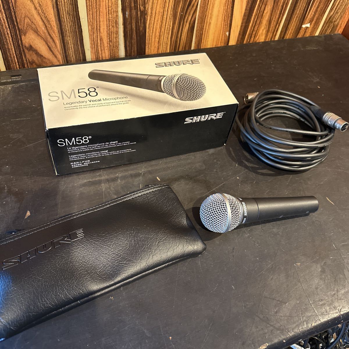 SHURE SM58 ダイナミックマイク ケーブル付き 箱付き ボーカルマイク _画像1