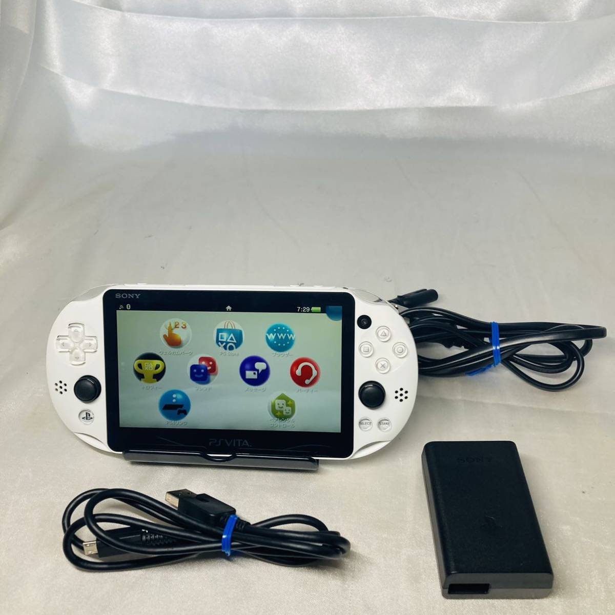 ★1円〜 超美品 動作確認済 SONY PS Vita PCH-2000 ZA22 Wi-Fiモデル 本体 グレイシャーホワイト Play Station Glacier White FW3.74 _画像1