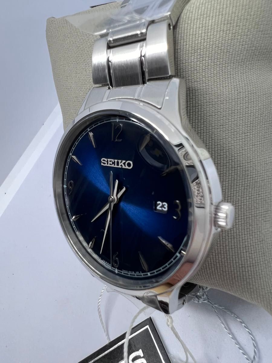 値下げしました。新品　新品　SEIKO クォーツ腕時計　精度高いです　かつでおしゃれなブルーまさにかっこいいですね　箱付き