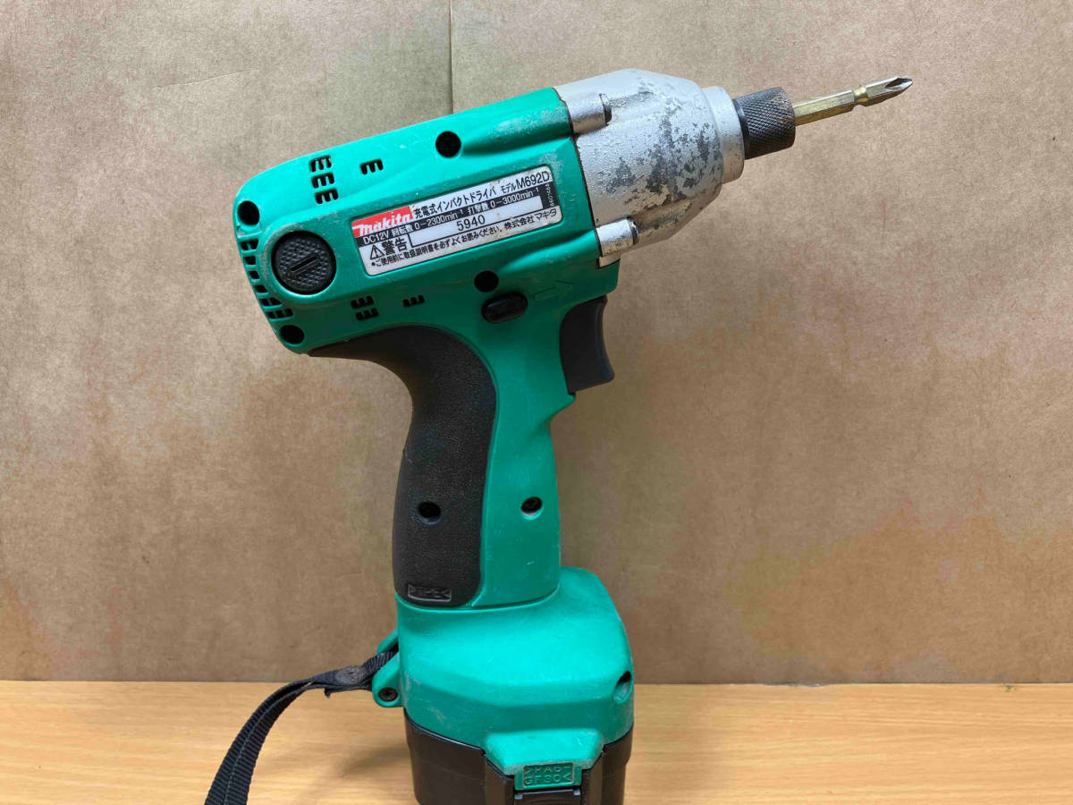 現状品 makita マキタM692DWSP 充電式インパクトドライバー M692DWSP 締付け・穴あけ工具_画像4