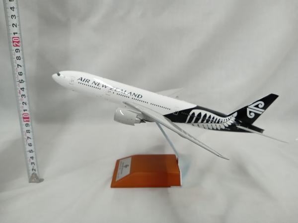 AIR NEW ZEALAND 1:200 airplane model 