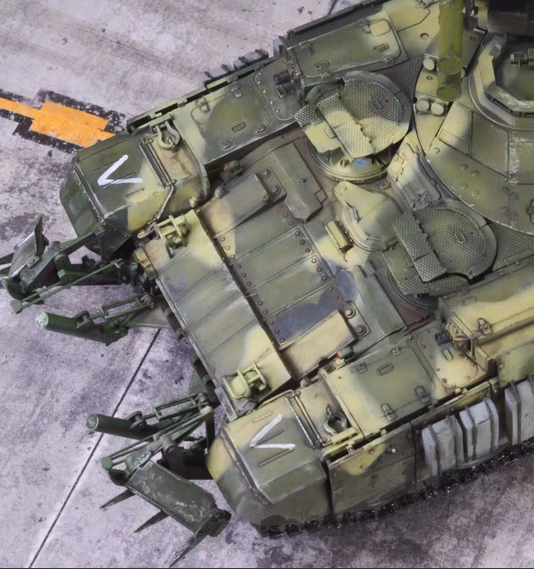 1/35 ロシア連邦軍 BMPT 火力支援戦車 組立塗装済完成品_画像7