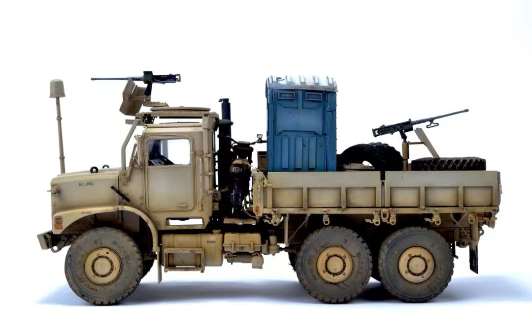 1/35 アメリカ陸軍 MTVR カーゴー トラック 組立塗装済完成品 _画像4
