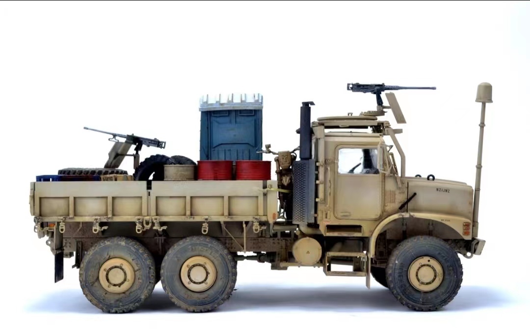 1/35 アメリカ陸軍 MTVR カーゴー トラック 組立塗装済完成品 _画像9