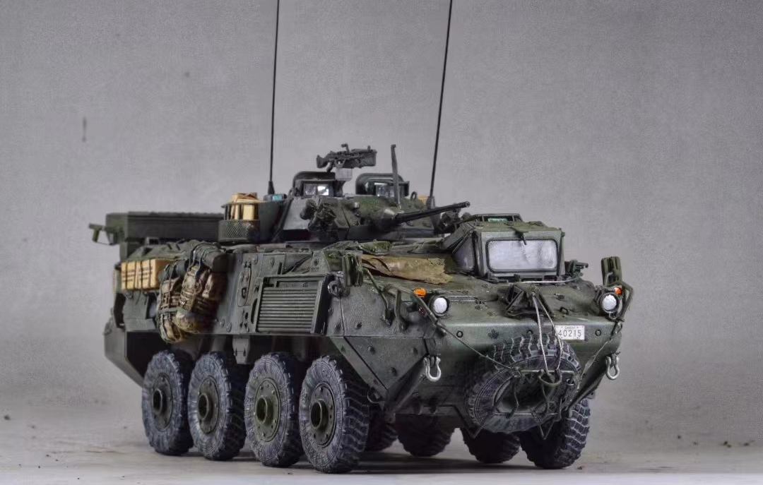 1/35 カナダーLAV-3型 歩兵戦車 組立塗装済完成品