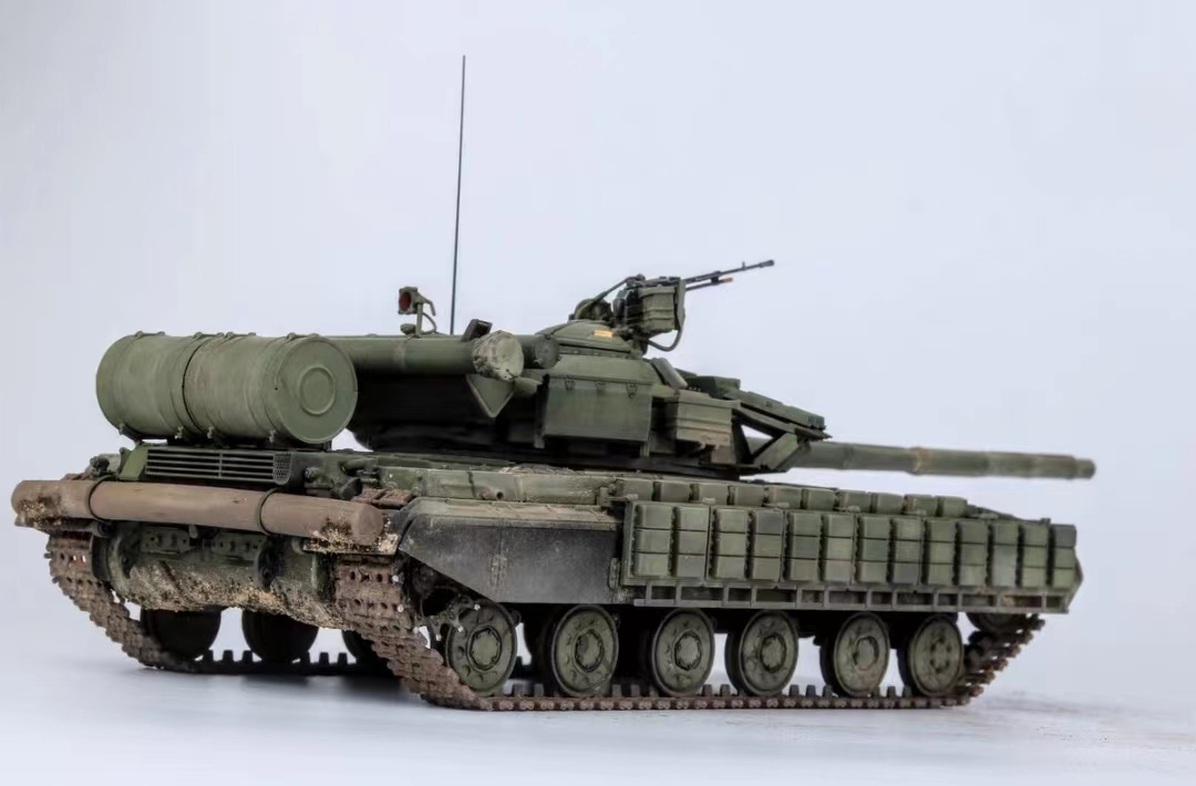 1/35 ロシア 主力戦車 T-64 組立塗装済完成品_画像8