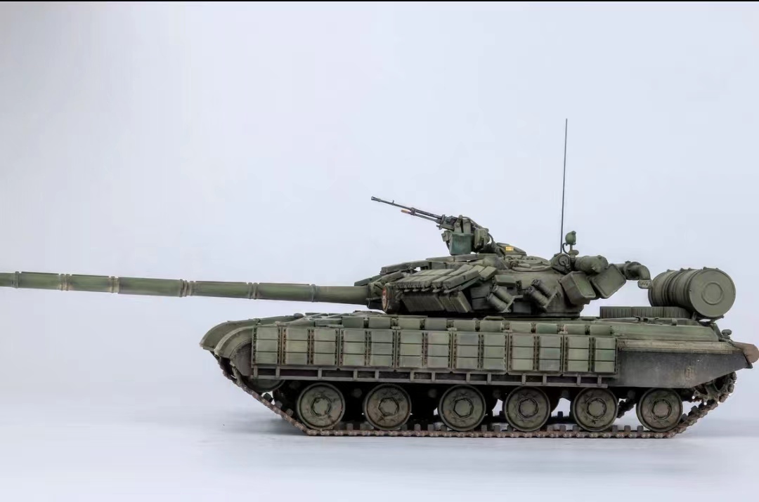 1/35 ロシア 主力戦車 T-64 組立塗装済完成品_画像6