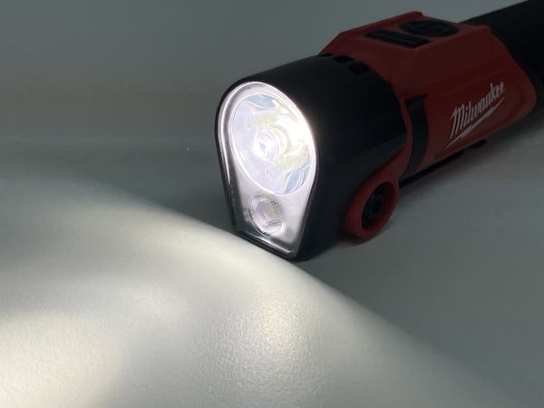 milwaukee L4PWL 充電式ワークライト バッテリー セット ワークライト 照明 投光器 工具 REDLITHIUM USB ミルウォーキー 中古 Z8316609_画像7