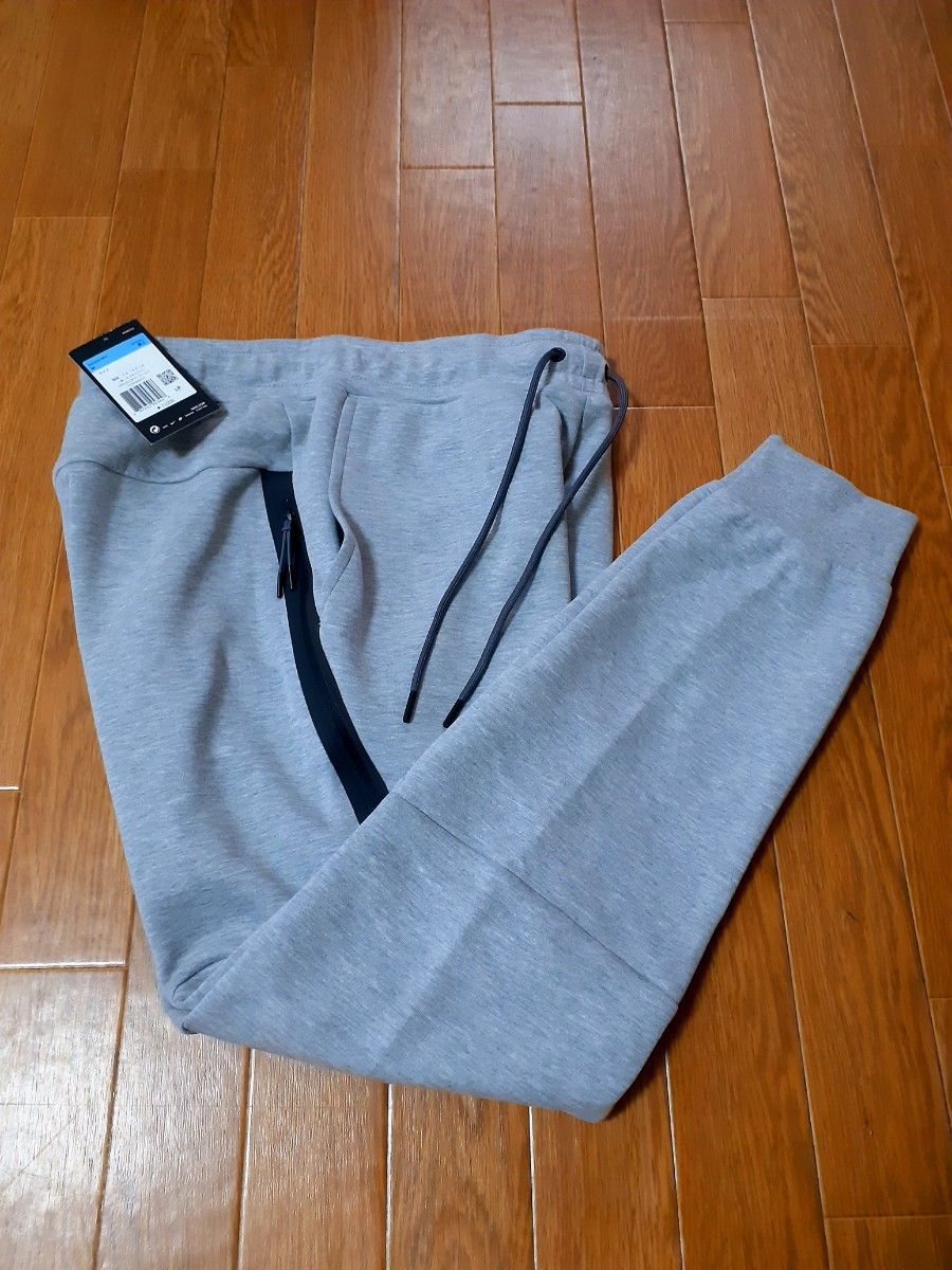 新品未使用 NIKE テックフリース セットアップ 上下 グレー M 新品未使用 NIKE テックフリース セットアップ 上下 グレー M