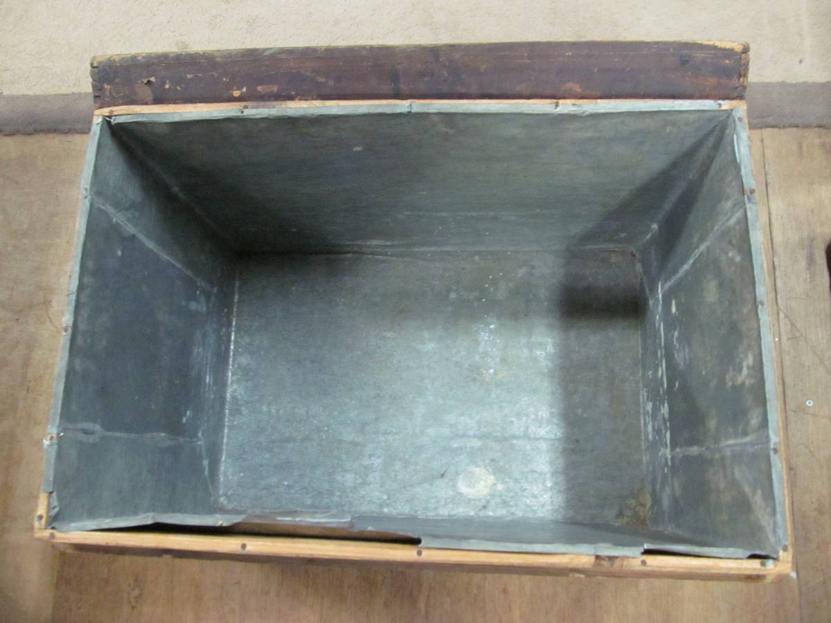 古い蓋付きの木箱 収納箱 収納ケース 木製ケース 古道具 古木 インテリア ディスプレイ アンティーク レトロ_画像6