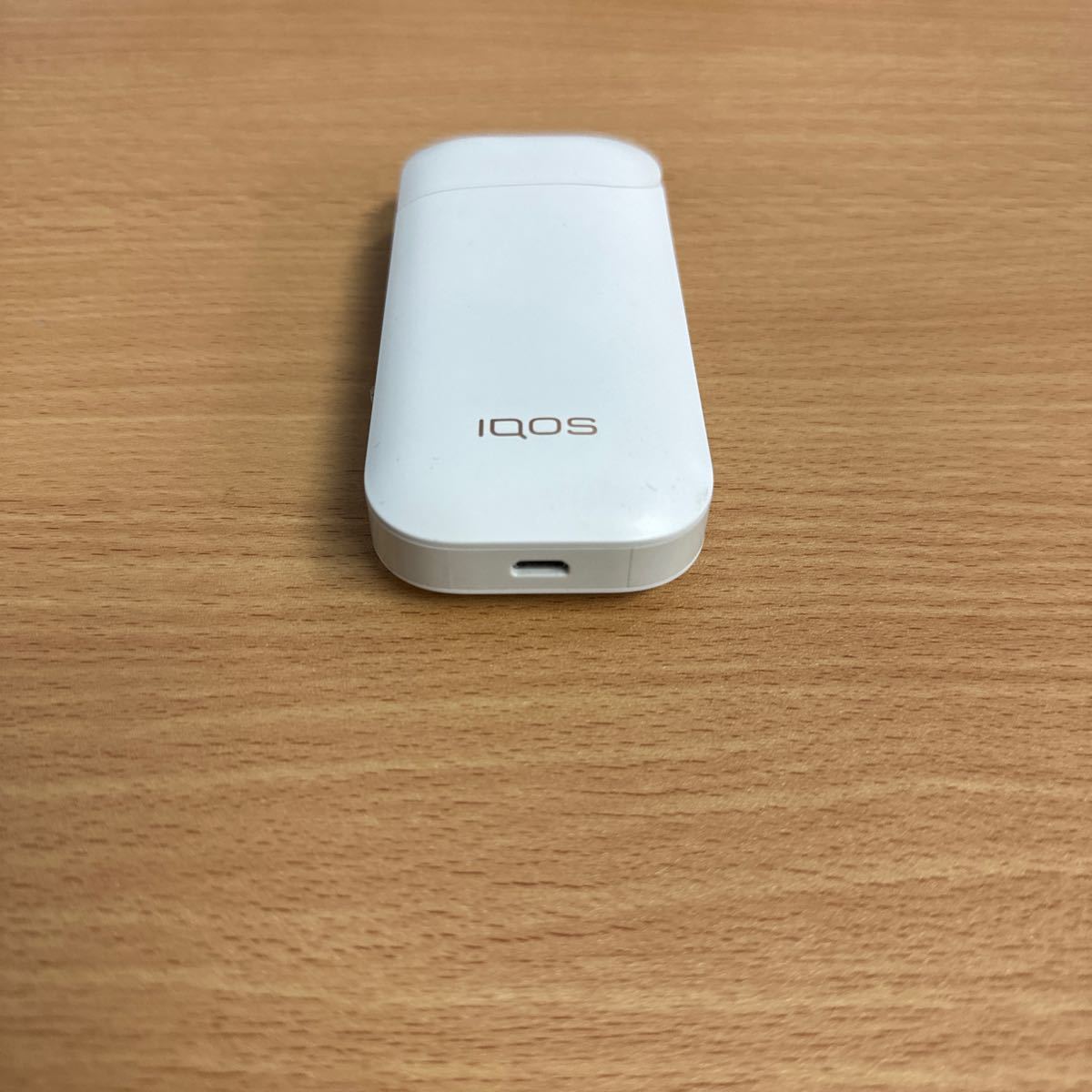 L204番アイコスiQOS2.4チャージャー本体純正品正規品旧型白色ホワイトアイコス チャージャー iQOS ホワイト 白色 IQOS ポケット 電子タバコ_画像3