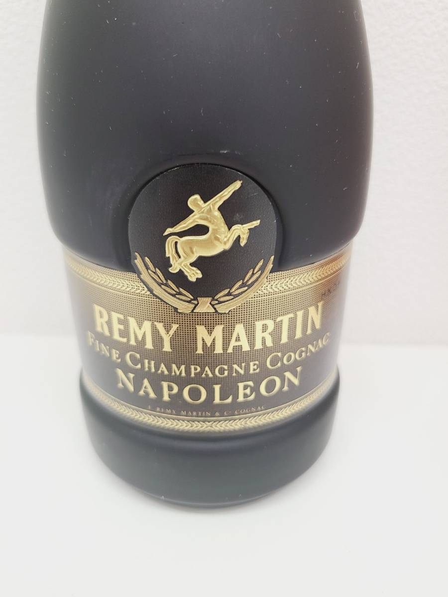 【BF-5992a】REMY MARTIN レミーマルタン 2本おまとめ セット NAPOLEON ナポレオン V.S.O.P 700ml COGNAC コニャック 未開栓 保管品_画像2