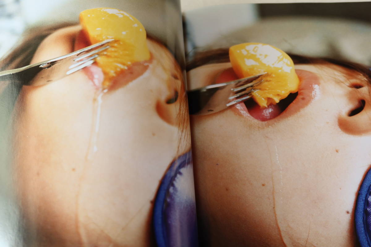 新潮社「月刊 小池栄子」2001年/表面にスリ傷や折れあり・薄っすらとヤケのあるページあり・グラビアはOK/中古_画像8