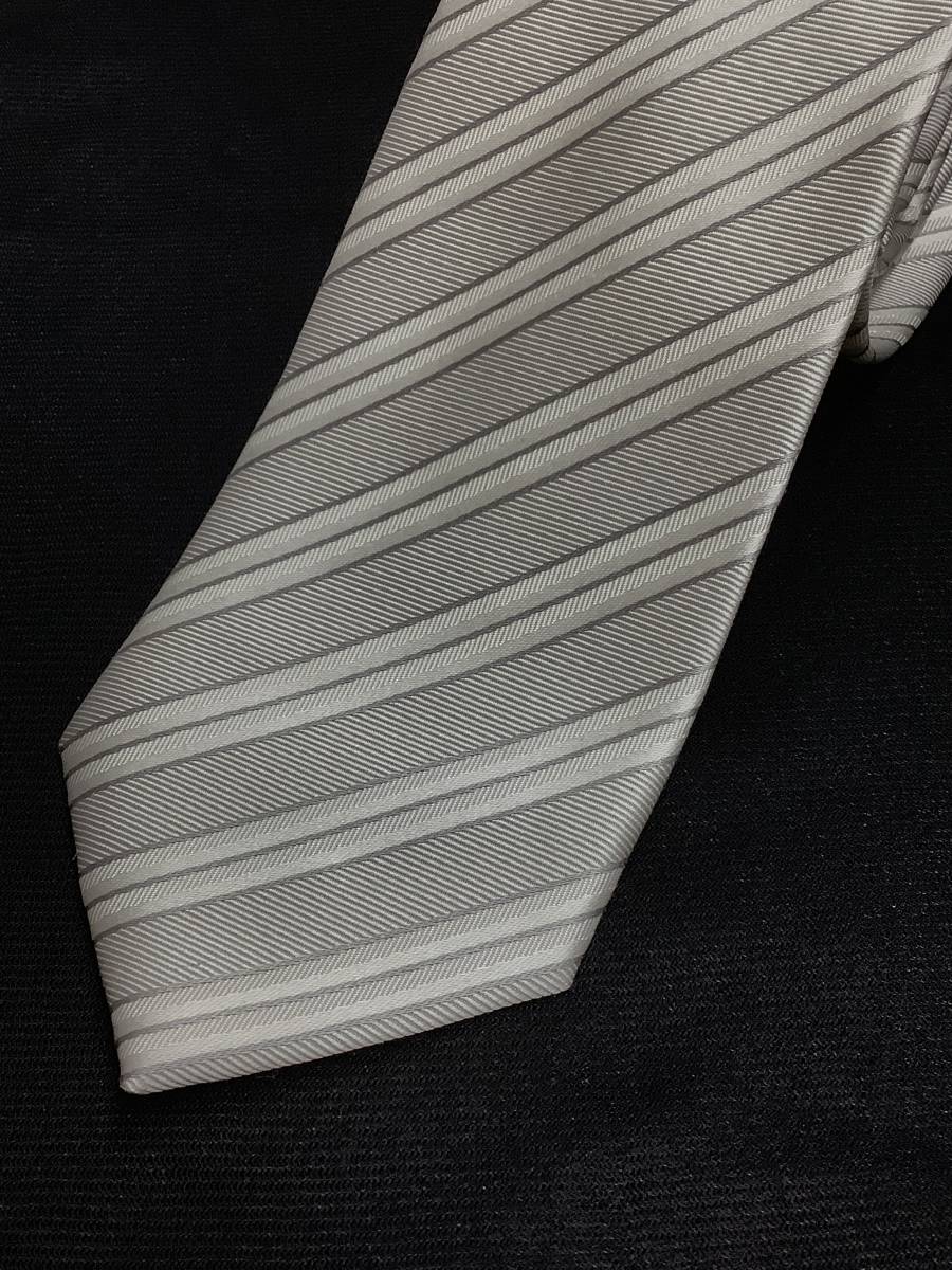 新品未使用　ノーブランドだから安い　冠婚葬祭　シルバータイ　礼装　白ネクタイ日本製ネクタイ 　シルク100% ストライプ_画像2