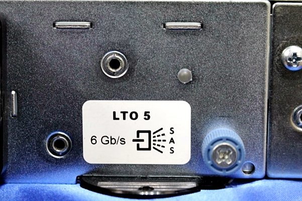 HP/テープオートローダー StorageWorks 1/8 G2 autoloader★LVLDC-0501/LTO5ドライブ搭載★ 1Uラック型　47930Y_画像3