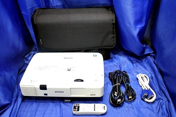 ☆明るさ4200lm☆ EPSON ビジネスプロジェクター 3LCD方式 OFFIRIO EB-1945W /リモコン・HDMI・VGAケーブル・ケース付き　48069Y_画像1