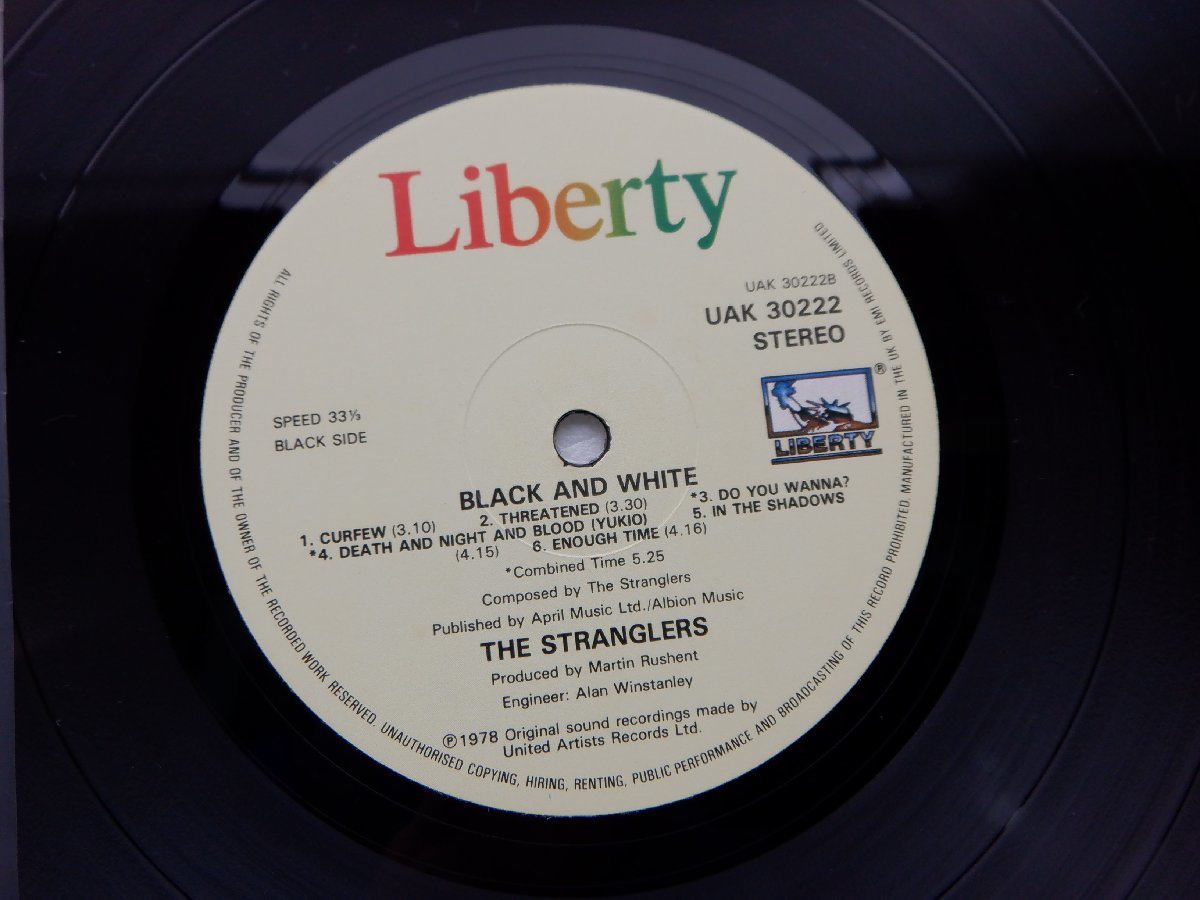 The Stranglers「Black And White」LP（12インチ）/Liberty(UAK 30222)/洋楽ロック_画像2
