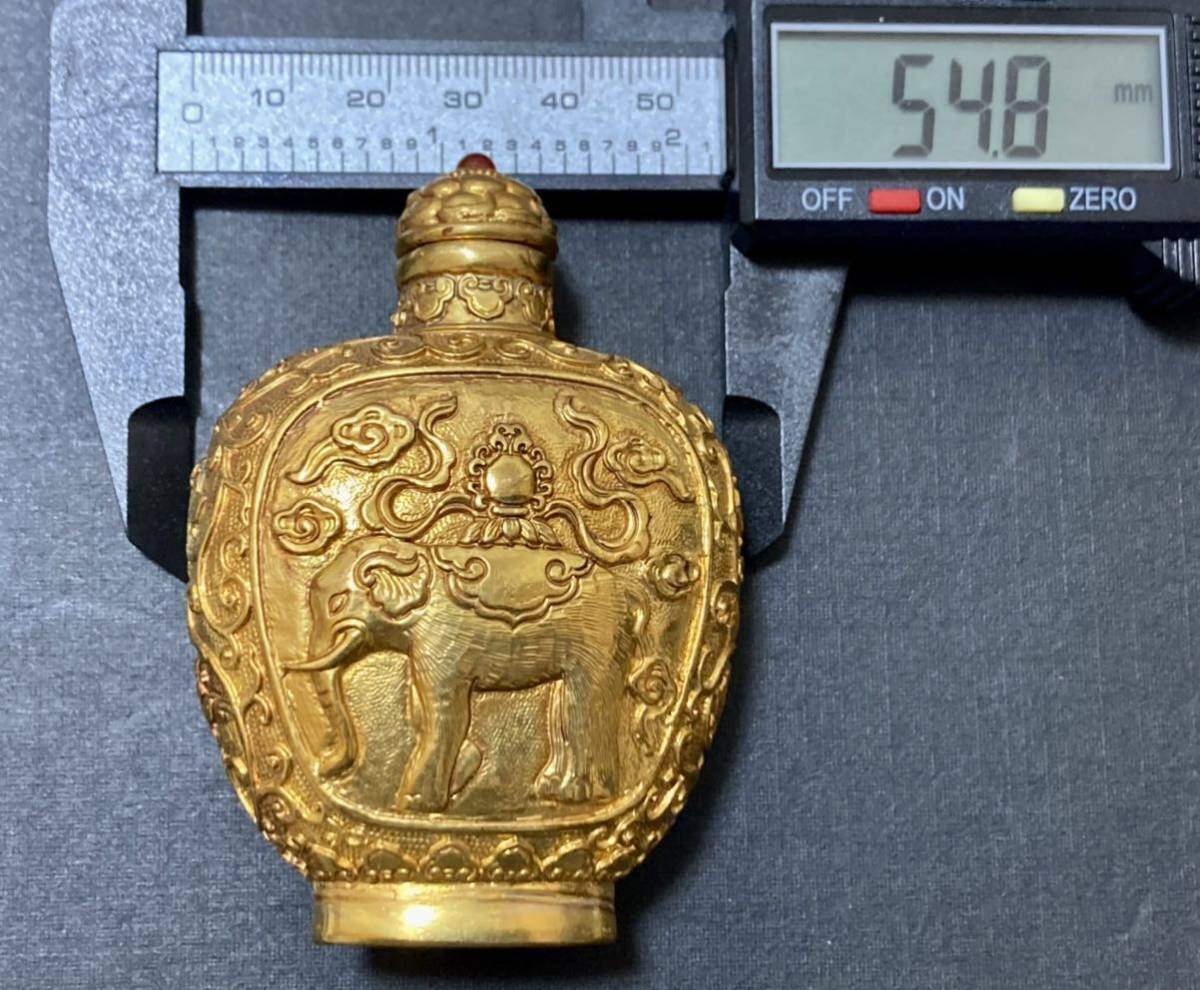 【伝世蔵品】1円〜スタート中国旧蔵品 乾隆年製　鼻煙壺 時代物 中国彫刻 中国美術品 縁起物 旧蔵品 置物 擺件 古賞物 時代物_画像1