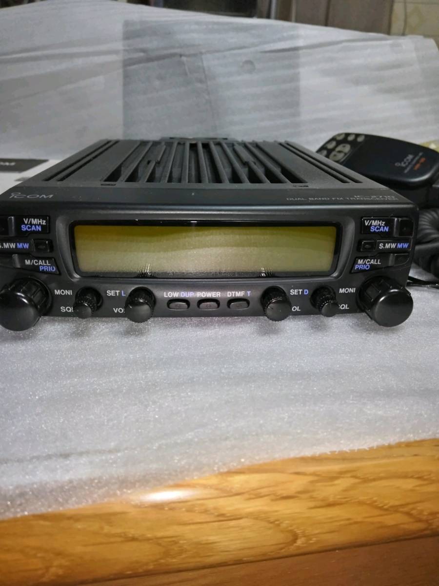 iCOM IC-2710　マイク付つき・シガープラグ付き・配線付き　_画像2