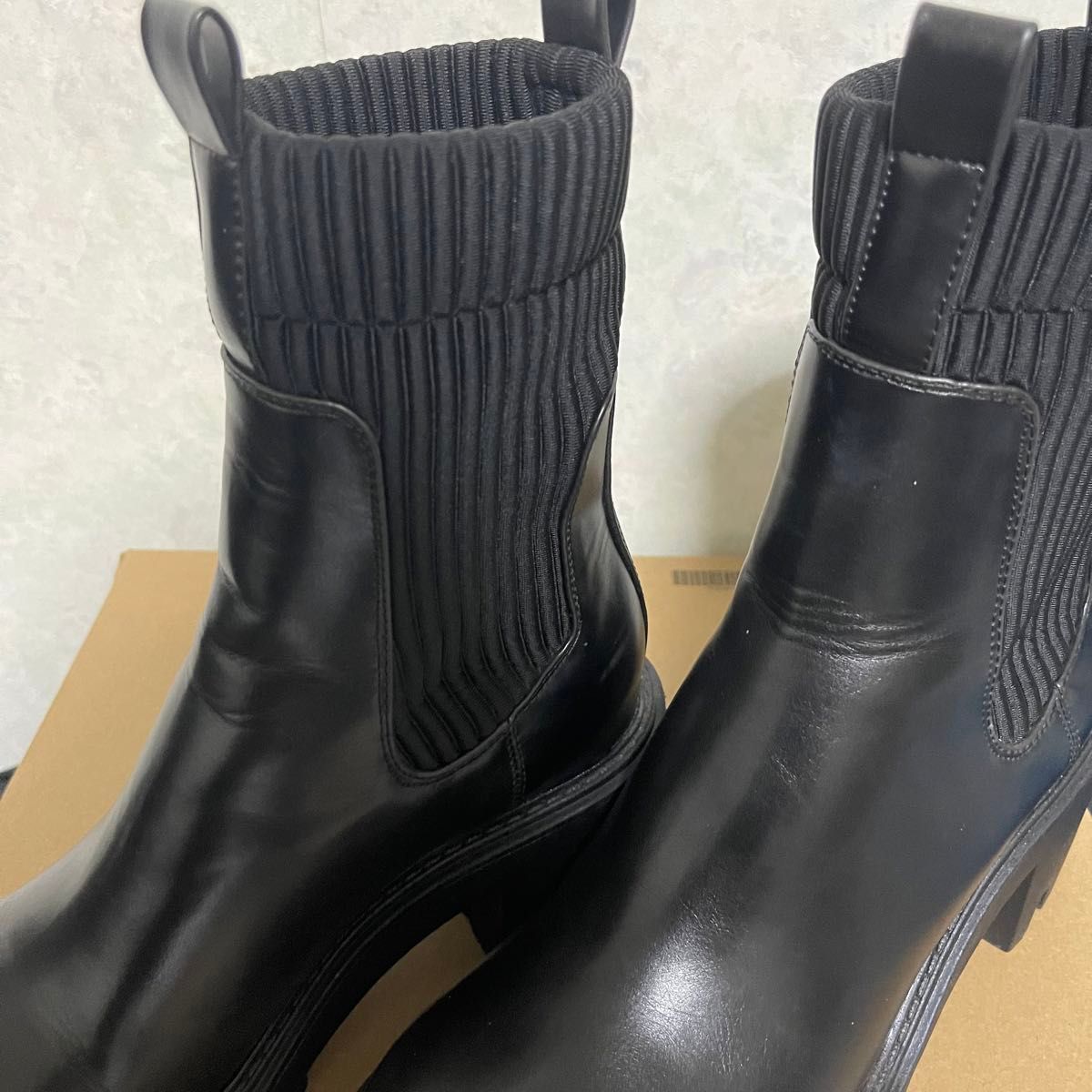 美品】ZARA ヒールトラックソール付きソックスブーツ ブーツ 美品】ZARA ヒールトラックソール付きソックスブーツ ブーツ