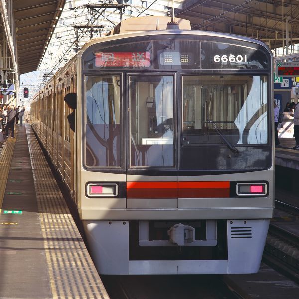 鉄道写真 ～ 大阪市営地下鉄（大阪メトロ） 堺筋線 66系 66601 回送（89mm×89mm）_画像1