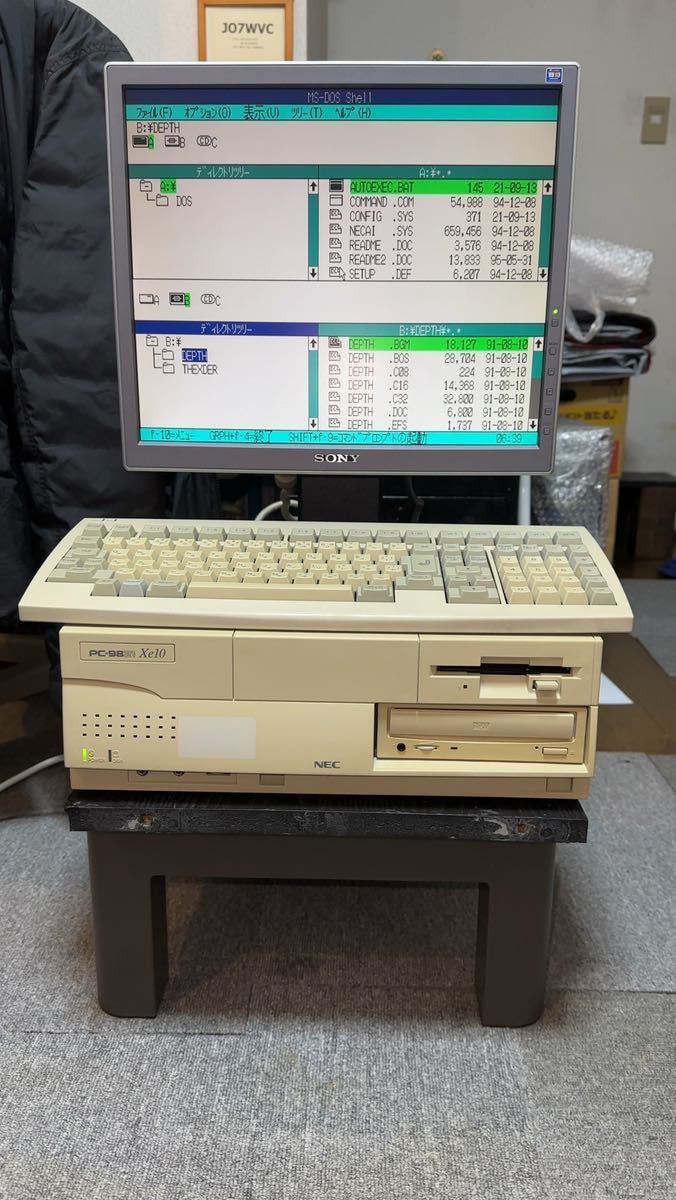 NEC PC-9821Xe10/C4整備・起動確認済●Kb・電源ケーブル付属_画像1