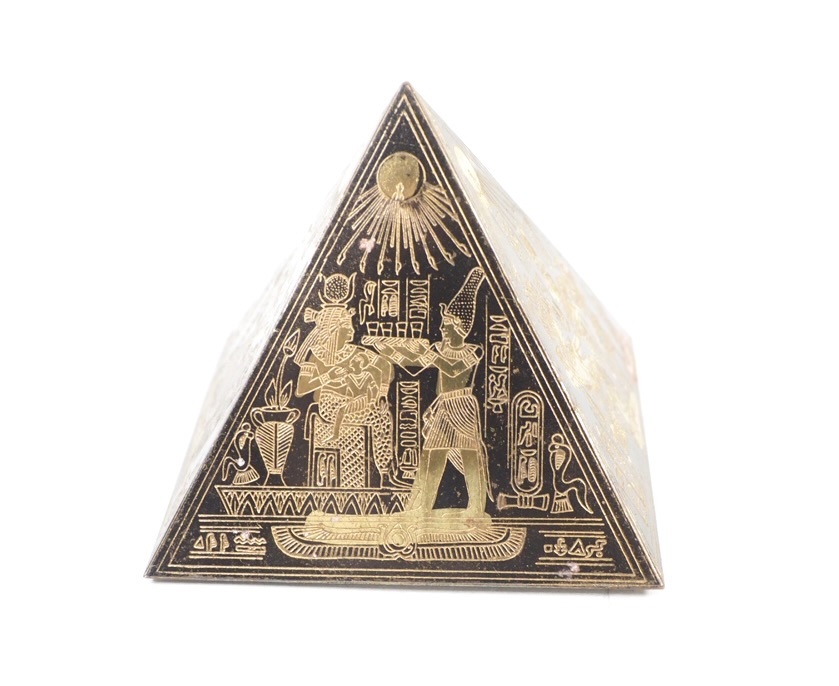 神秘的な雰囲気の繊細な彫刻が素晴らしい逸品！エジプトビンテージ ピラミッド オブジェ 3個セット 彫刻 お土産品 1990年代 KEK512_画像5