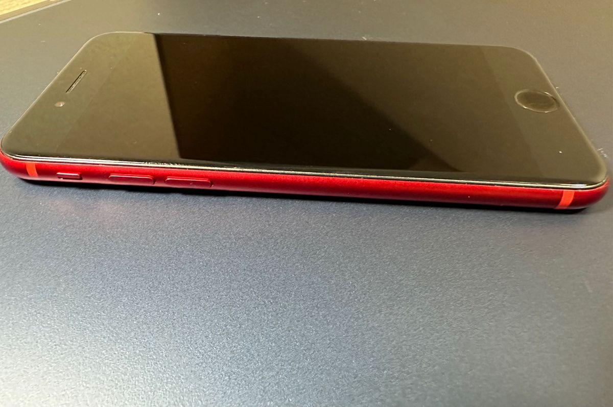 新品バッテリー　iPhone 8 64GB （PRODUCT）RED Special Edition SIMフリー