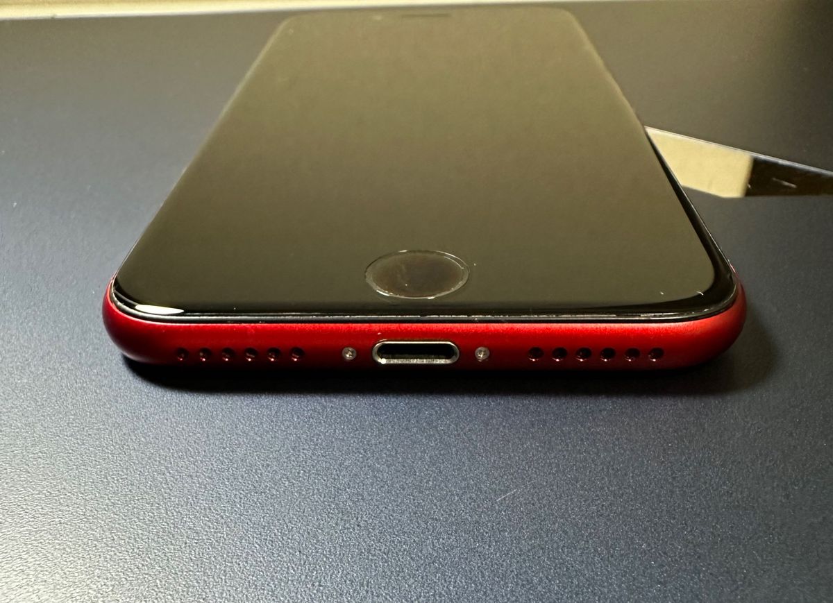 新品バッテリー　iPhone 8 64GB （PRODUCT）RED Special Edition SIMフリー