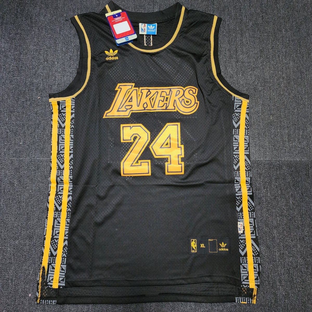 新品　ロサンゼルス・レイカーズ　Los Angeles Lakers Lakers　コービー選手　NBA　ゲームシャツ　Kobe　ユニフォーム　90s ブラック　XL_画像1