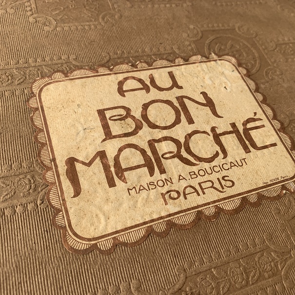 新年値引き フランスアンティーク　レース　ドイリー　端切れ　まとめて　Au Bon March　 ボンマルシェ　百貨店 紙箱　ボックス　_画像7