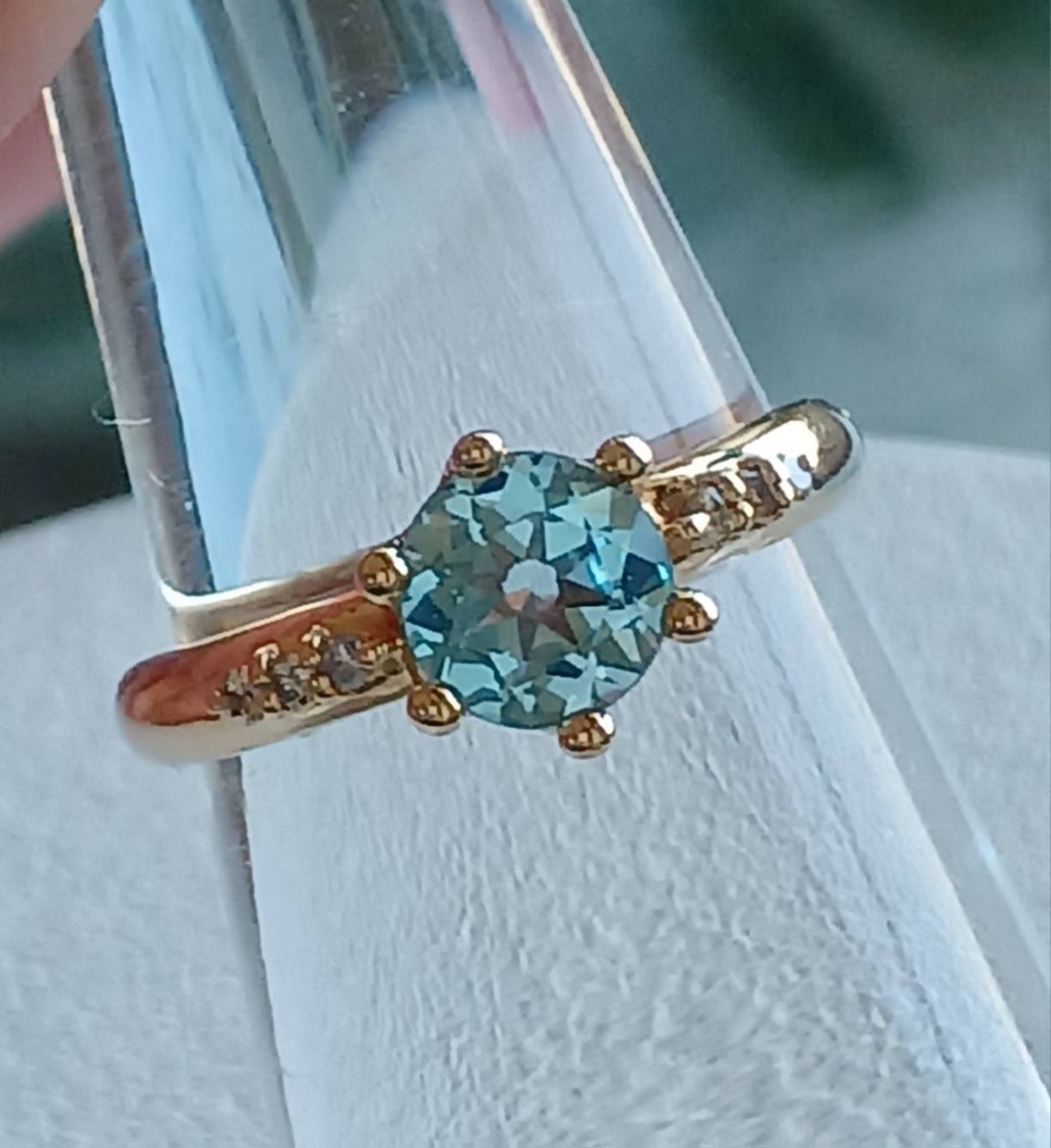 K 18 Gold aquamarine with diamond ring #10 a little over 