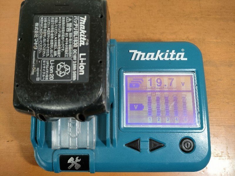 【送料無料】マキタ(Makita) リチウムイオンバッテリ BL1830 18V 3.0Ah A-47896 充電463回 動作確認済みです_画像5