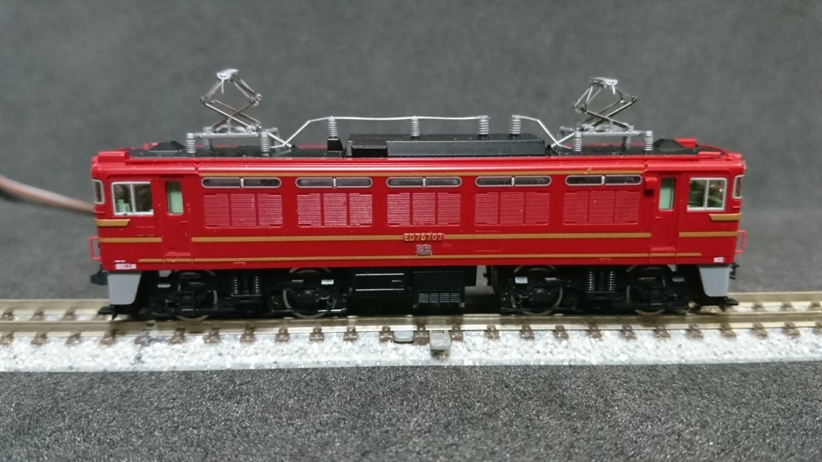 TOMIX 9150 JR ED75-700形電気機関車（前期型・オリエントサルーン色）訳あり品_画像3