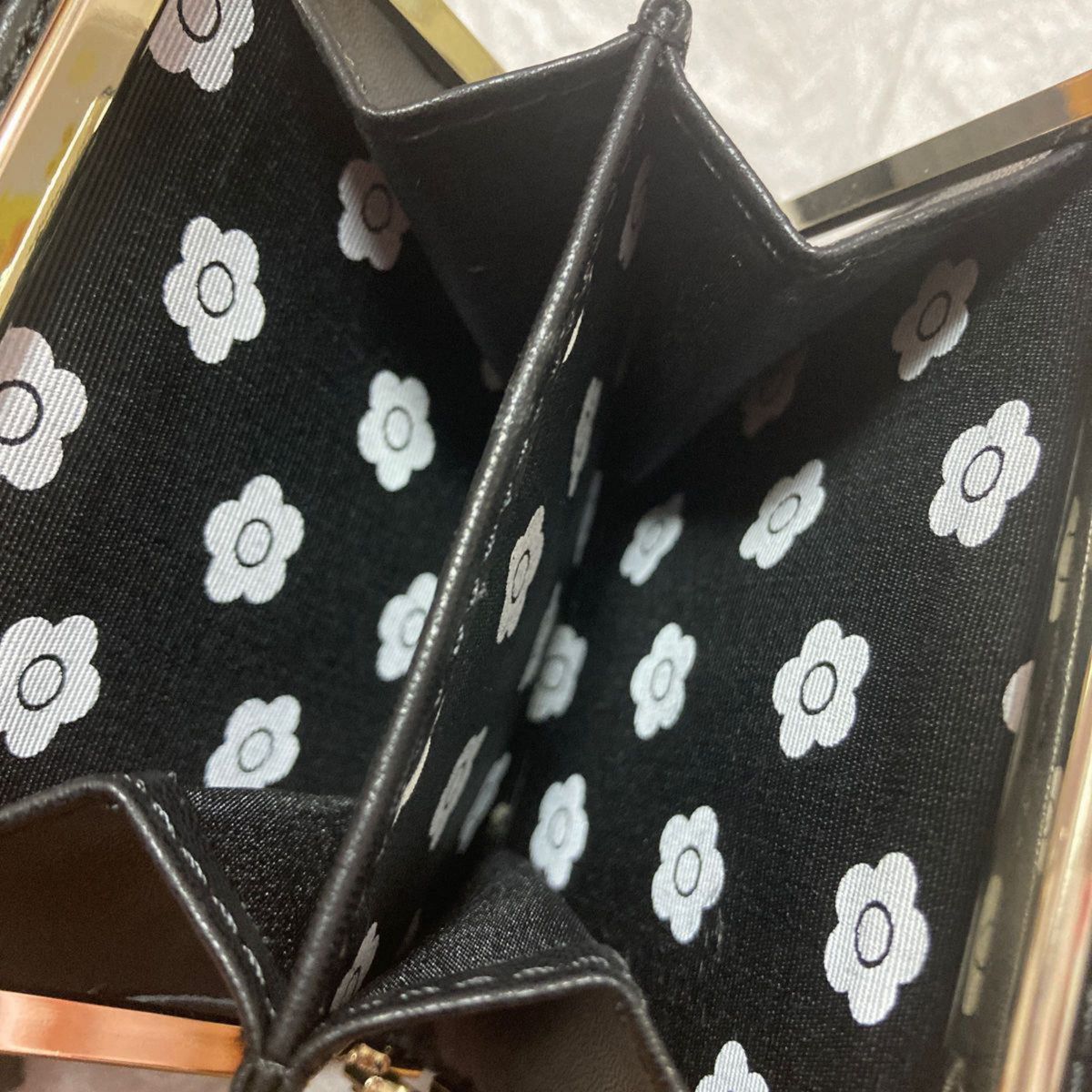 未使用 マリークワント 財布 ウォレット がま口 黒 メタルロゴ 未使用 マリークワント 財布 ウォレット がま口 黒 メタルロゴ