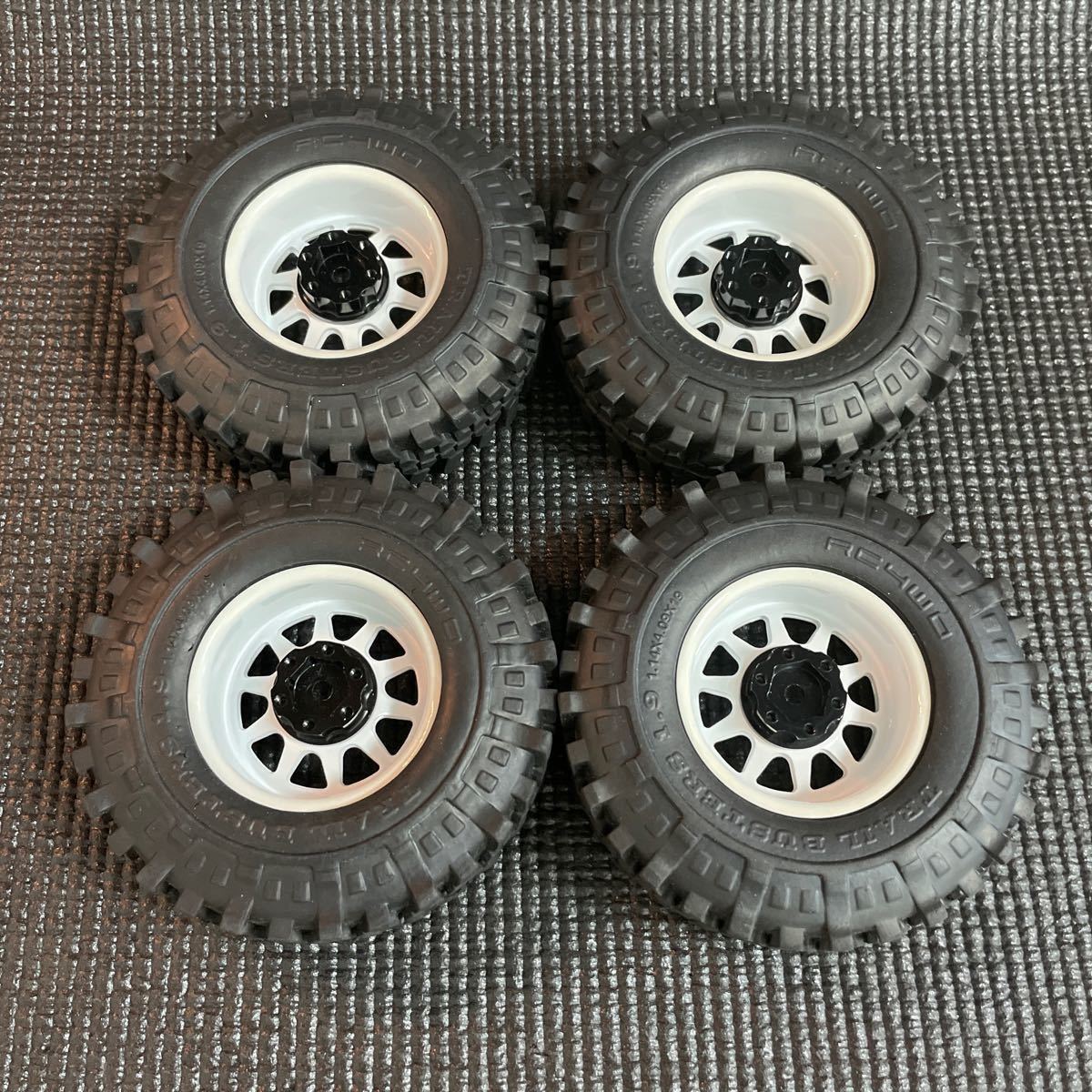 RC4WD Trail Buster Scale 1.9 Tires & OEM Stamped Steel 1.9 Beadlock Wheels (White) each company scale crawler etc. 