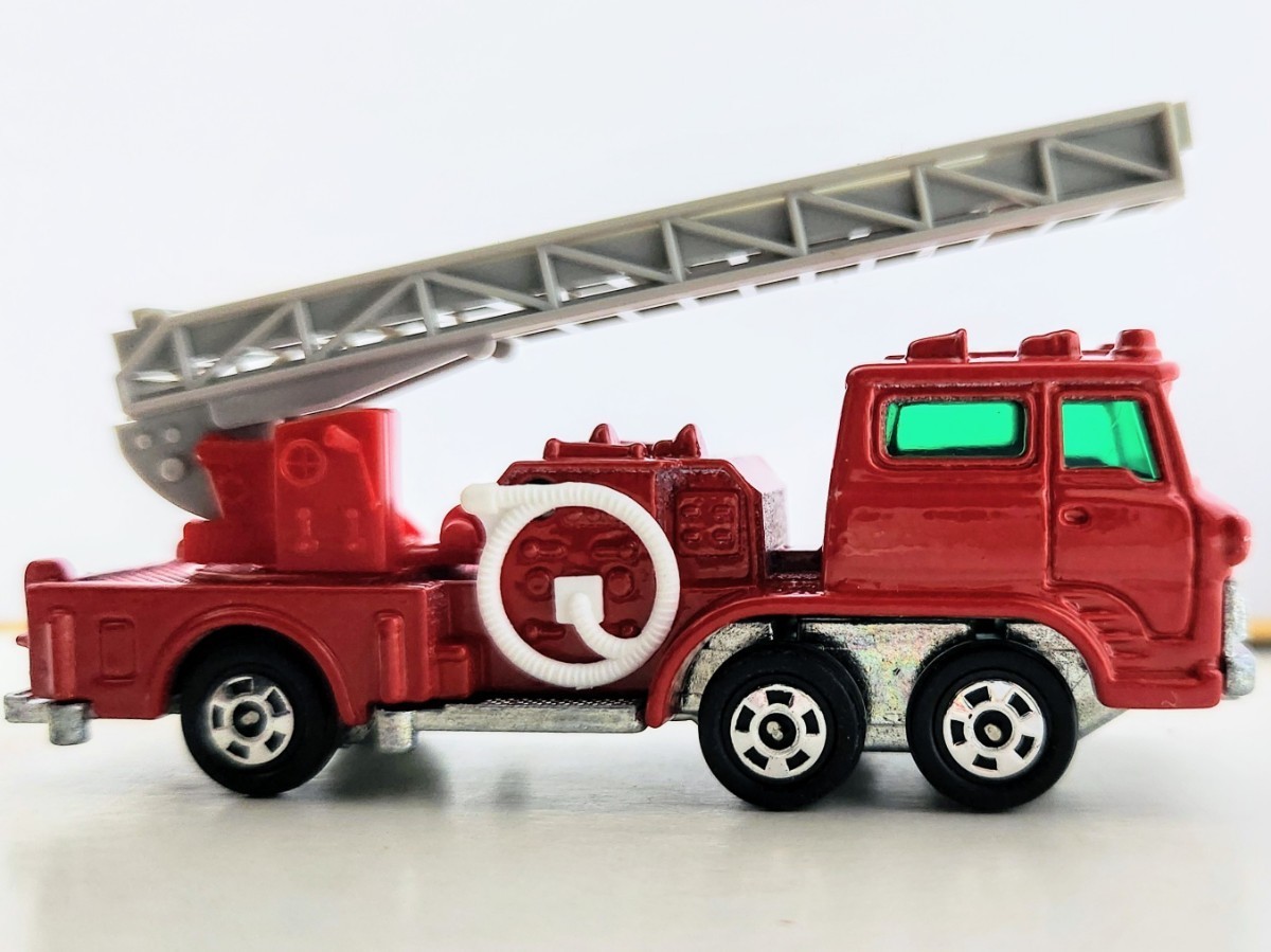 日本製トミカ 日野 ハシゴ 消防車_画像4