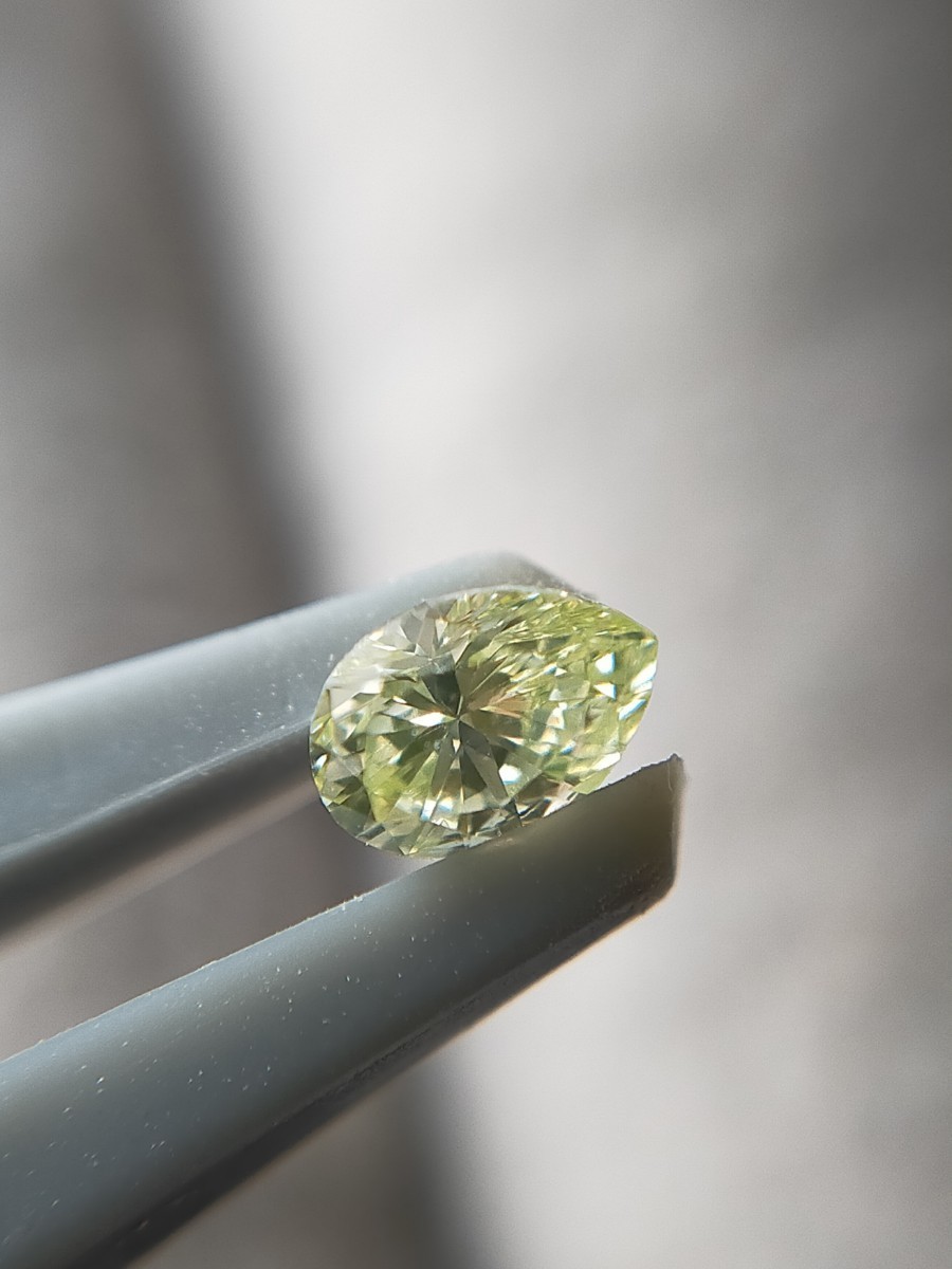  natural diamond color diamond FANCY LIGHT YELLOW GREEN CGLso-ting natural NATURAL 0.126ct SI1 green diamond fancy color 