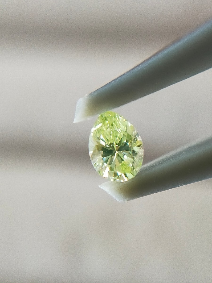  natural diamond color diamond FANCY LIGHT YELLOW GREEN CGLso-ting natural NATURAL 0.126ct SI1 green diamond fancy color 