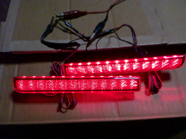  原文:ダイハツ ( ムーブ L175s ) リア・バンパー LED リフレクター (右・左) 2個セット 実働品
