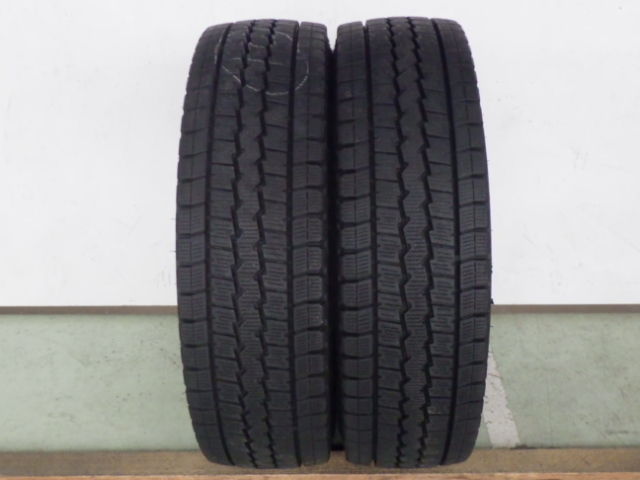 185/70R16 105/103L ダンロップ LT03M 中古 7分山 2本セット スタッドレスタイヤ 2021年製 L16906_画像1