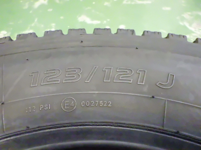 215/70R17.5 123/121J トーヨータイヤ M919 中古 9分山 2本セット スタッドレスタイヤ L16970_画像3