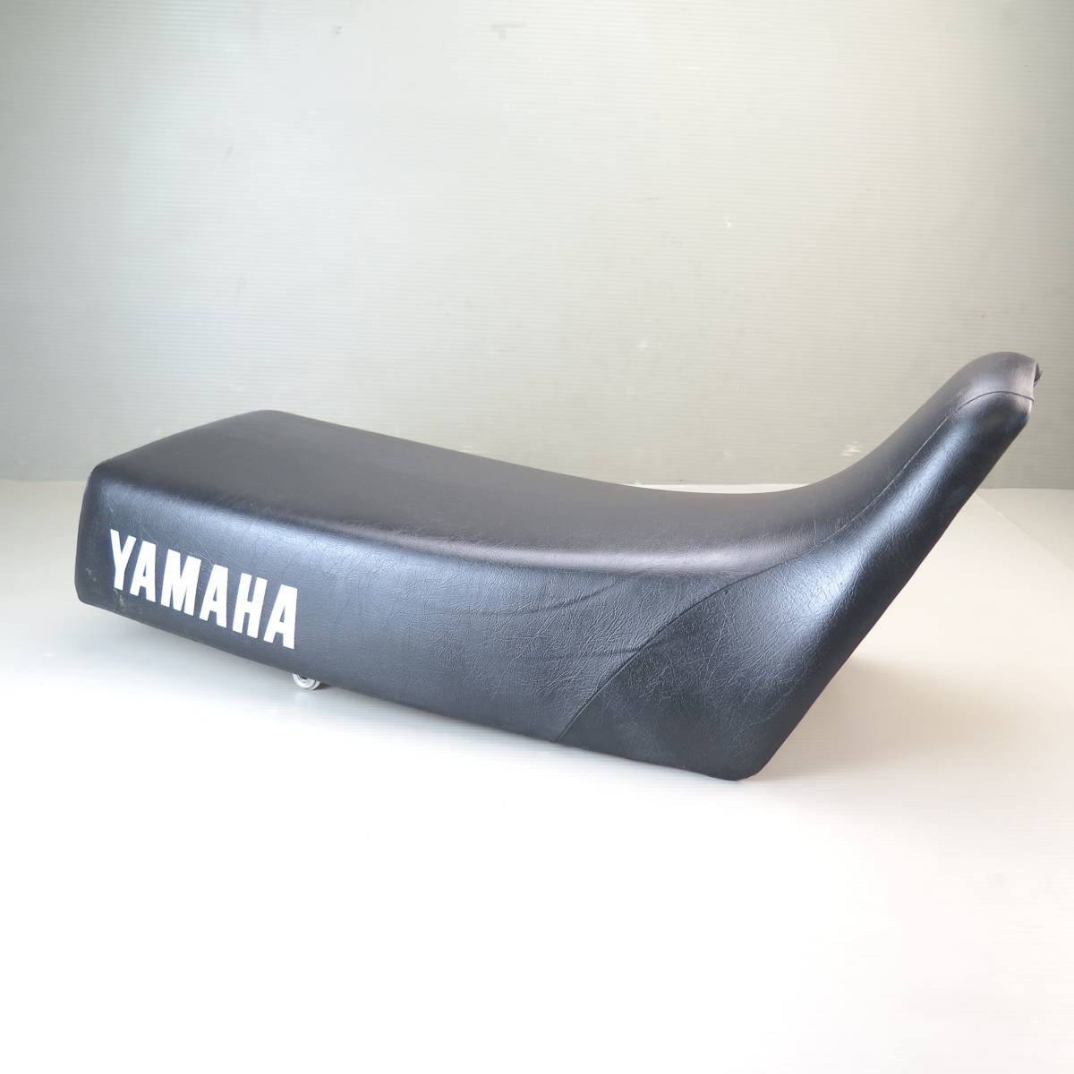 DT50 [17W] レーサー 社外 メインシート 黒ブラック ヤマハ YAMAHA 青 KR051227_画像2