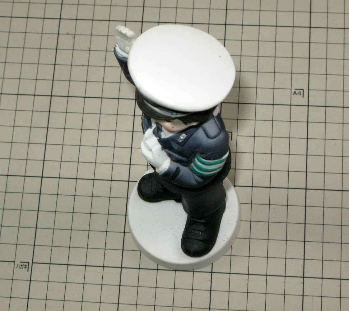 昭和レトロ/交通課 警察官 おまわりさん 陶器人形 フィギュア 置物 オブジェ 当時物_画像6