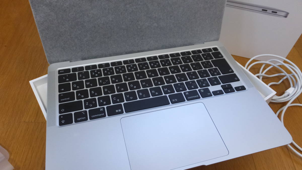 値下げしました。　☆ MacBook Air 13インチ（M1チップ）シルバー　ほとんど新品です。　充電回数x1セットアップ時のみ。購入:2023/12_画像5