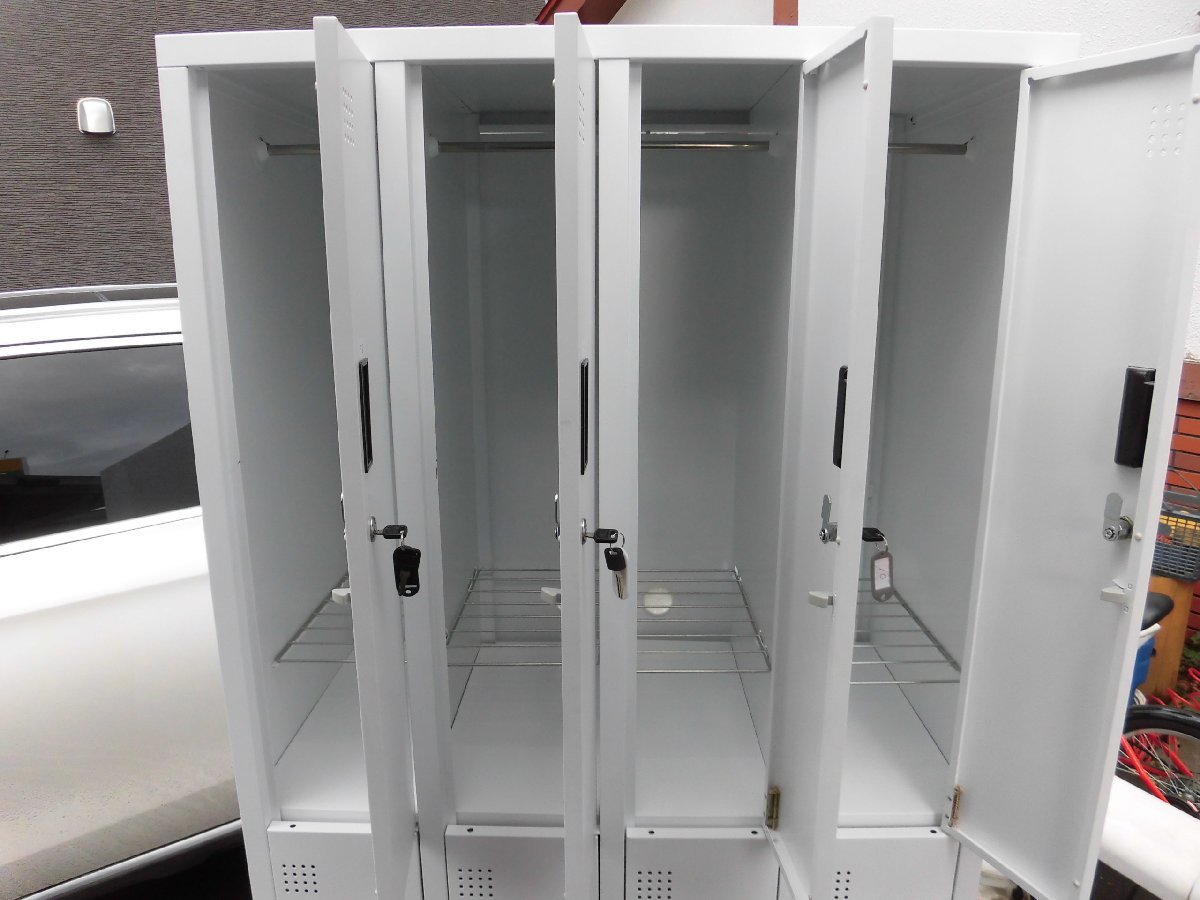 **8 person for locker ...90×51.5×179cm small ...**