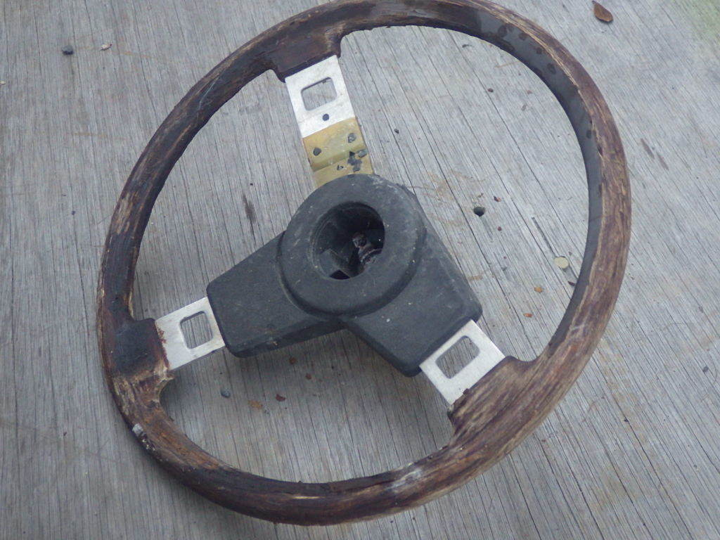 [ Isuzu 117 coupe original steering wheel PA96] steering gear old car Showa Retro Isuzu Junk 