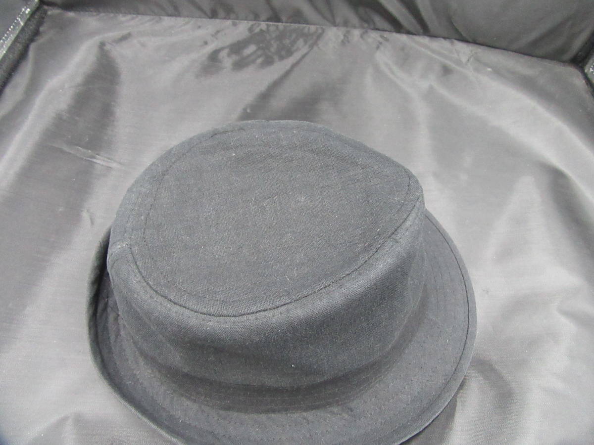 黒い中折れ帽子　コットン50％・黄麻50％　シンプルな形　５７cm　中古_画像4