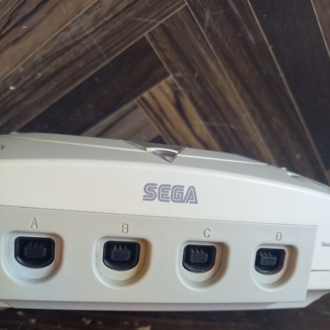 S1248 現状品 SEGA セガ ドリームキャスト ドリームキャスト本体 ジャンク 本体のみ レトロ Dreamcast 部品取り カスタム用 送料一律1040円_画像4